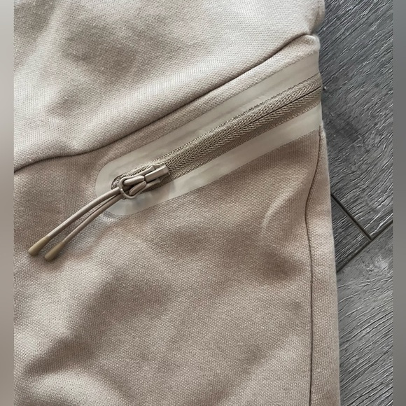 All in motion men’s small tan jogger pants with pockets super soft NWT - Picture 2 of 6